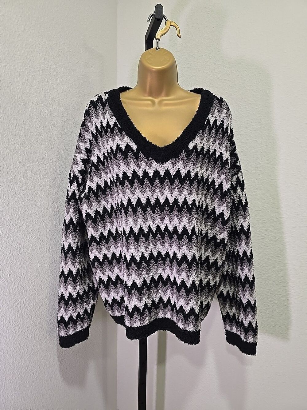 POL Anthropologie Chevron V Neck Fuzzy Sweater Medium Black Gray Baggy, Slouchy